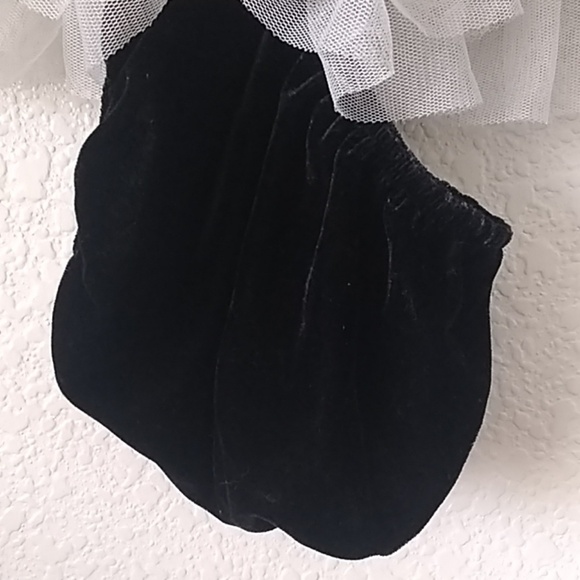 FINAL MARKDOWN Little Girl's Place Stretch Velvet dress 0-3 month - Picture 4 of 6